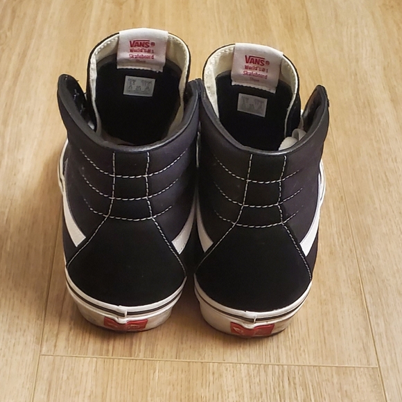 VANS - Picture 2 of 5